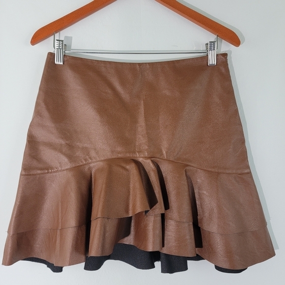 Soprano Caramel Faux Leather Tiered Mini Skirt Women's Sz L Fall Y2K - Picture 2 of 10